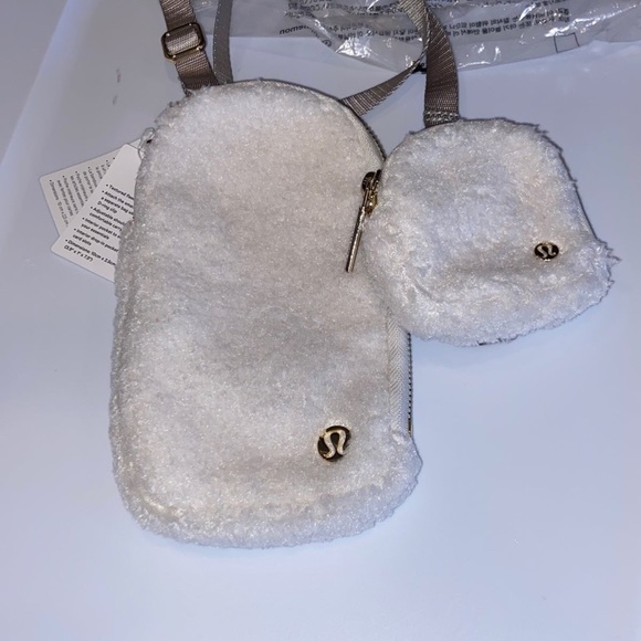 Lululemon Modular Phone Crossbody Bag  Fleece - Picture 6 of 12